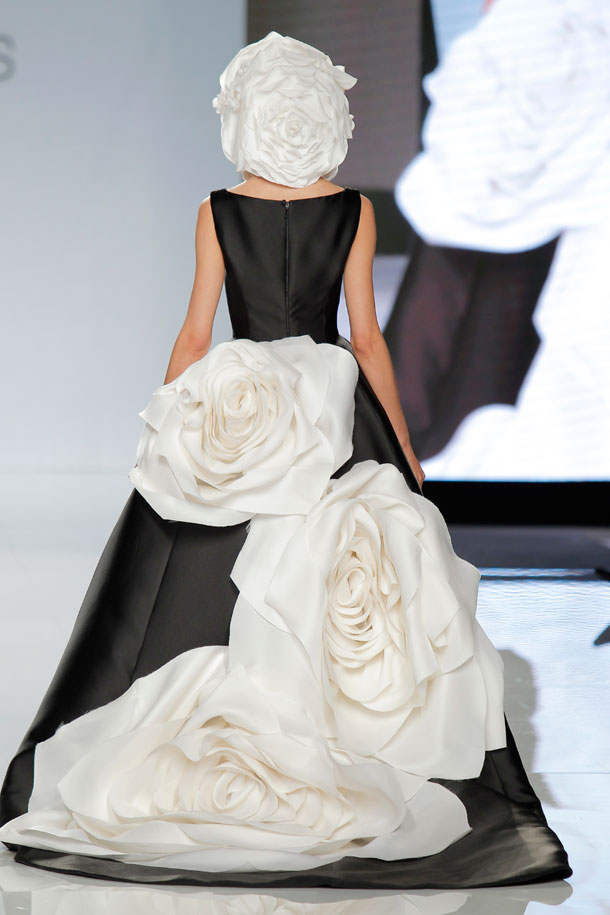 ilovebrides.pt Isabel Sanchis 2018 Barcelona Bridal Fashion Week 2017